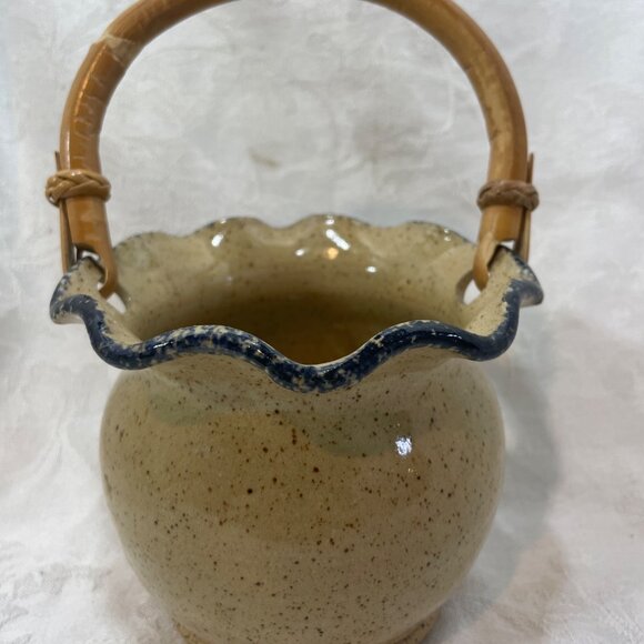 Three Rivers Pottery Basket Wooden Handle Handpainted Blue Apples 1993 - Picture 2 of 5